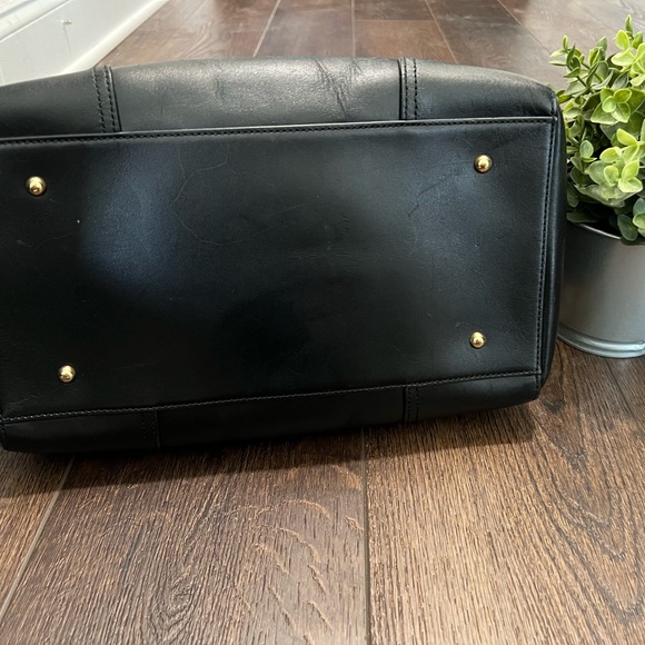 Ralph Lauren Black Women’s Purse detailed with Gold RLL branding - Picture 5 of 11